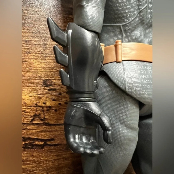 2016 DC Comics by Mattel | Multiverse Justice League Batman action figure​ - Picture 9 of 10